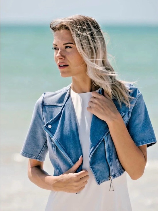Aleeza Paris Tops - ALEEZA PARIS Cropped Blue Denim Moto Jacket